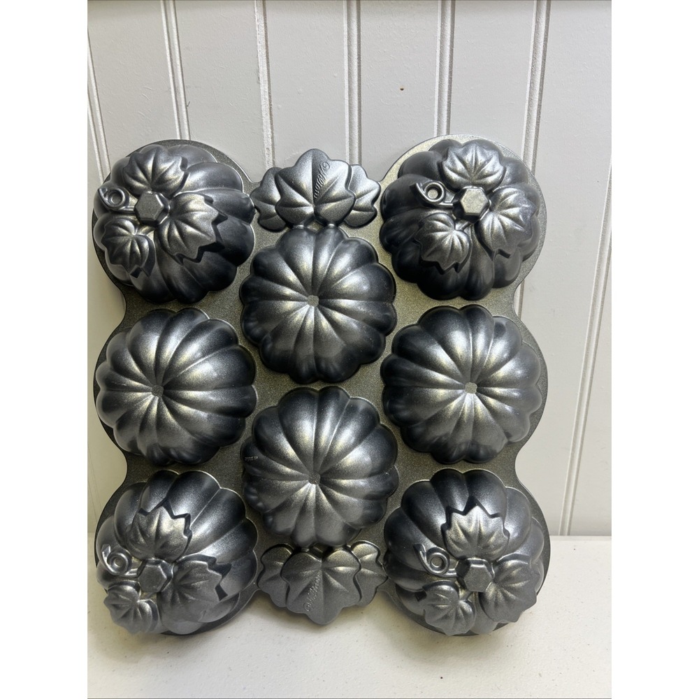Wilton Dimensions Decorative Bakeware Non Stick Mini Pumpkin Pan Top & Bottom